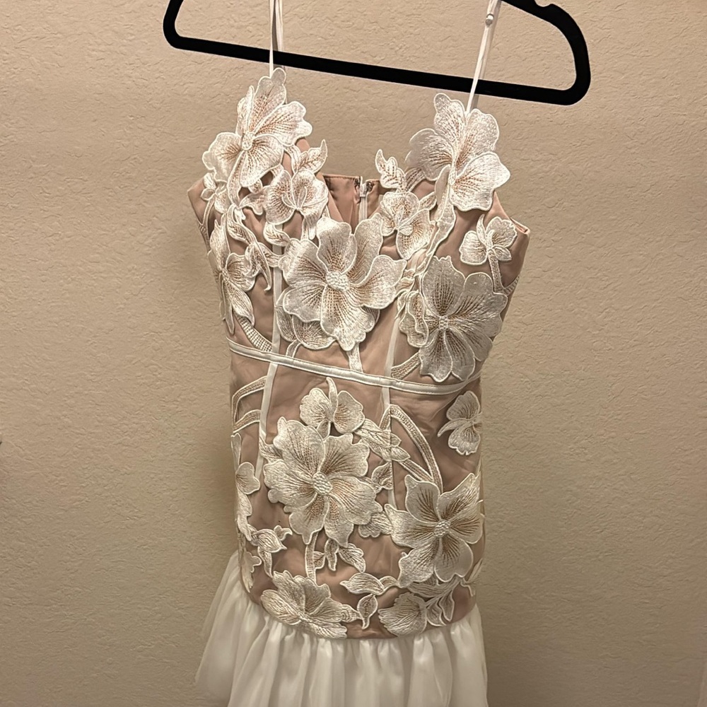 JW PEI Floral Embroidered Mini Dress - Cream and White